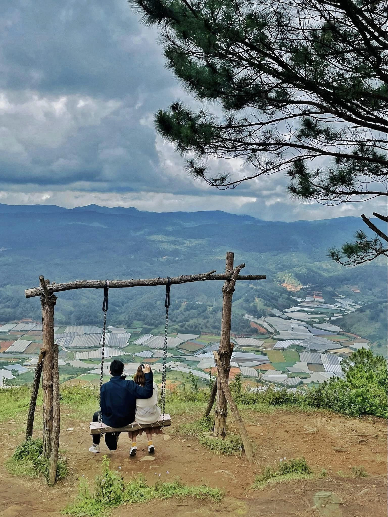 Day Tour | Langbiang Mountain, Datanla Waterfall & Crazy House Tour from Da Lat